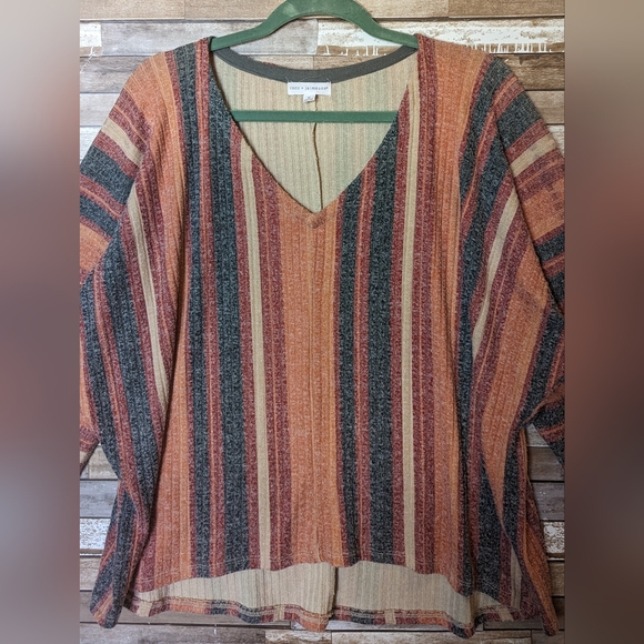 Coco + Jaimeson Fuzzy Soft Stripe Hi/Lo Drop Shoulder Tunic - Picture 2 of 16